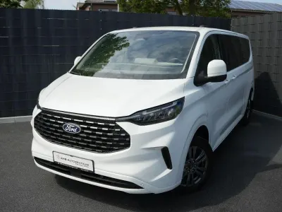 Gebraucht Ford Tourneo Trend 136 PS (100 kW) 2025 Weiß Van / Kleinbus