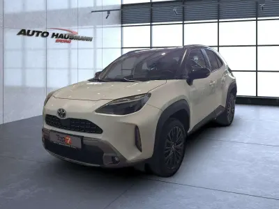 Gebraucht Toyota Yaris Cross 116 PS (85 kW) 2023 Platinsilber SUV