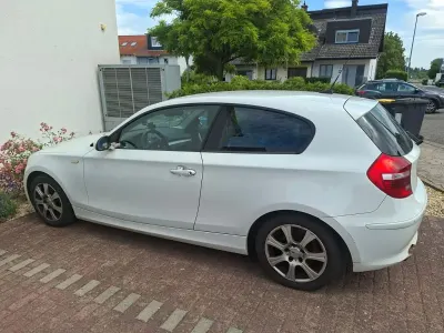 Gebraucht BMW 118 Sport Line 143 PS (105 kW) 2009 Weiß Kleinwagen