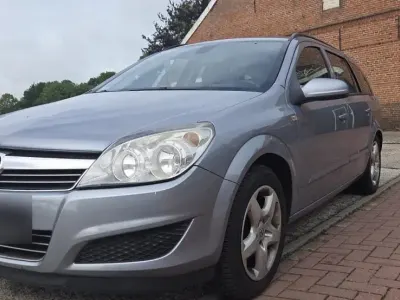 Gebraucht Opel Astra 90 PS (66 kW) 2008 Silber Kombi