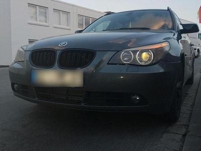 Gebraucht BMW 525 163 PS (119 kW) 2006 Grau Kombi