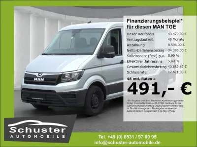 Używany MAN TGE 140 KM (102 kW) 2023 Srebrny Van
