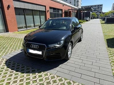 Second-hand Audi A1 Sportback Attraction 122 CP (89 kW) 2015 Negru Hatchback