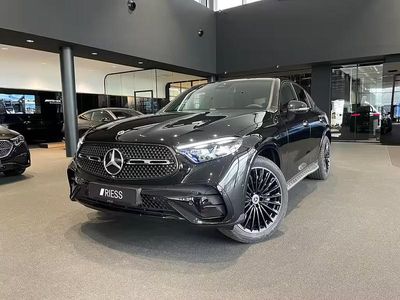 Gebraucht Mercedes GLC300 AMG 258 PS (189 kW) 2026 Metalliclack obsidianschwarz Coupé