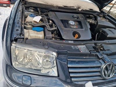 Grau Gebraucht 2002 VW Bora Kombi | 800 € (Superpreis)