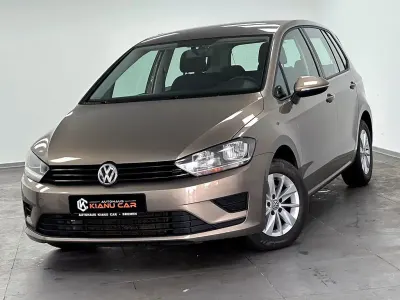 Gebraucht VW Golf VII Trendline 110 PS (80 kW) 2016 Gold Limousine