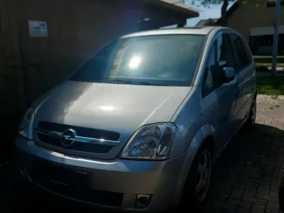 Gebraucht Opel Meriva 125 PS (91 kW) 2003 Silber Van / Kleinbus