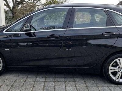 Second-hand BMW 218 Sport Line 136 CP (100 kW) 2016 Negru Break