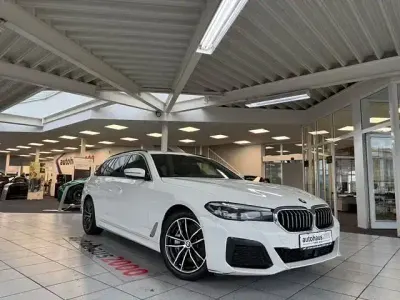 Gebraucht BMW 530 M Sport 286 PS (210 kW) 2022 Weiß Limousine