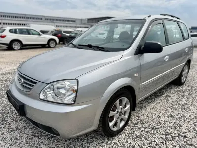 Gebraucht Kia Carens LX 139 PS (102 kW) 2006 Silber Van / Kleinbus