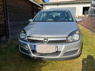 Gebraucht Opel Astra Enjoy 90 PS (66 kW) 2004 Silber Limousine
