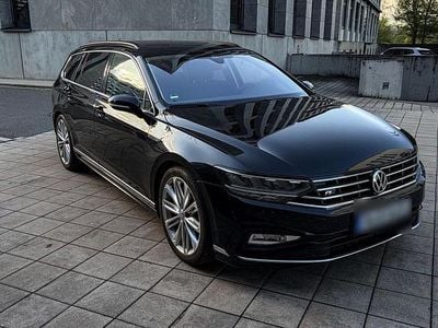 Second-hand VW Passat R-line 150 CP (110 kW) 2020 Negru Break