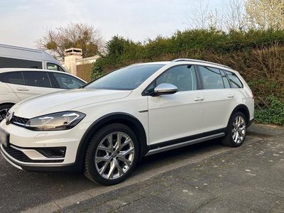 Usata VW Golf Alltrack 179 CV (131 kW) 2018 Bianco Station wagon