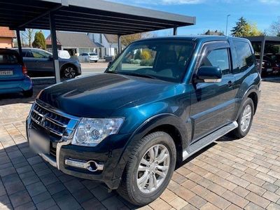 gebraucht Mitsubishi Pajero 3,2 DI-D 4WD Plus Automatik Plus