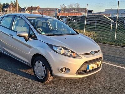 Silber Gebraucht 2010 Ford Fiesta Trend Limousine | 4.390 € (Fairer Preis)
