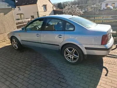 Occasion VW Passat 110 ch (80 kW) 1996 Bleue Berline