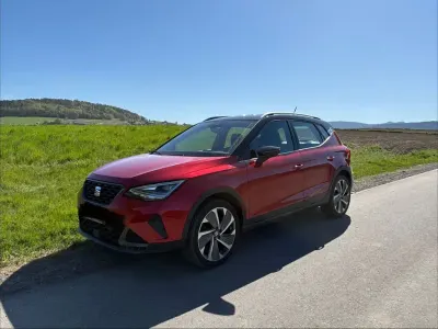 Używany Seat Arona FR 110 KM (80 kW) 2022 Czerwony SUV