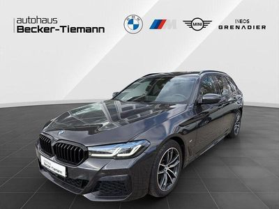 Gebraucht BMW 520 M Sport 190 PS (139 kW) 2022 Sophistograu brillanteffekt Kombi