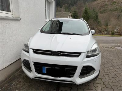 Gebraucht Ford Kuga Titanium 180 PS (132 kW) 2015 Weiß SUV