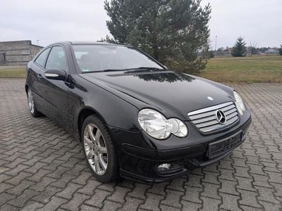 Gebraucht Mercedes C180 142 PS (104 kW) 2005 Schwarz Coupé