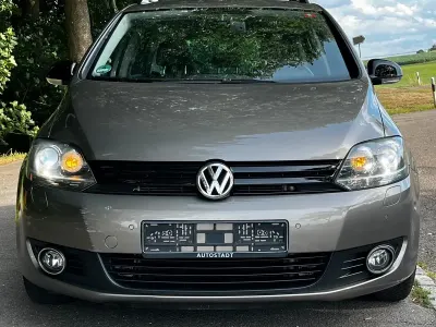Gebraucht VW Golf VII Match 140 PS (102 kW) 2012 Gold Limousine