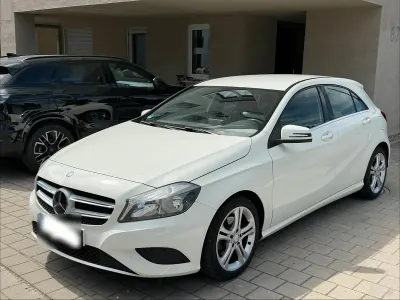 Gebraucht Mercedes A180 122 PS (89 kW) 2013 Weiß Kleinwagen
