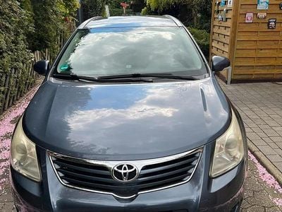 Usata Toyota Avensis 150 CV (110 kW) 2009 Blu Station wagon