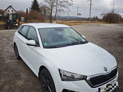 Weiß Gebraucht 2022 Skoda Scala Ambition Kleinwagen | 14.900 € (Fairer Preis)