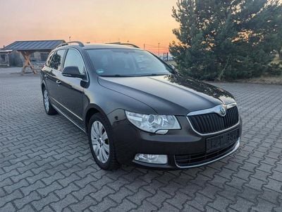 Gebraucht Skoda Superb 140 PS (102 kW) 2012 Braun Kombi