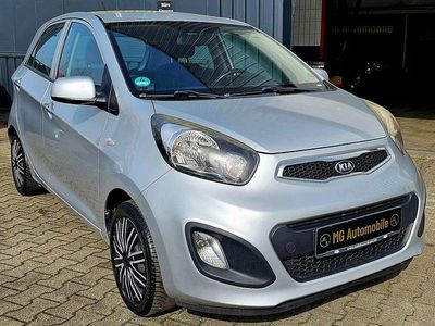 Gebraucht Kia Picanto FIFA World Cup Edition 86 PS (63 kW) 2015 (3d)brilliantsilber met. Kleinwagen
