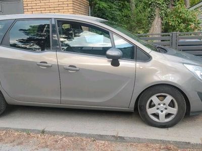 gebraucht Opel Meriva 2011 Rentner 1,4 96000km guter Zustand