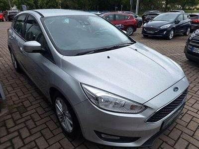 Usata Ford Focus Trend 125 CV (91 kW) 2015 Argento Berlina