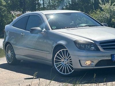 Usado Mercedes 230 204 HP (150 kW) 2009 Prateado Coupé