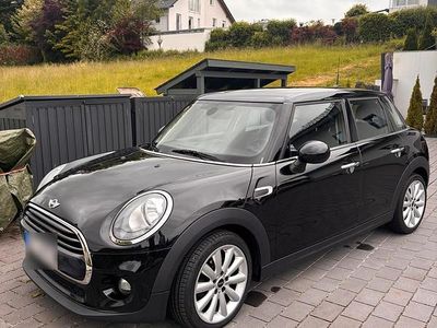 Usata Mini Cooper D 115 CV (84 kW) 2017 Nero Utilitaria