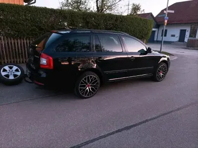 Gebraucht Skoda Octavia 105 PS (77 kW) 2013 Schwarz Kombi