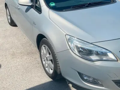 Gebraucht Opel Astra Eco 101 PS (74 kW) 2009 Grau Kombi