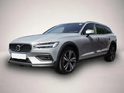 Gebraucht Volvo V60 CC Plus 197 PS (144 kW) 2024 Manufacturer Kombi