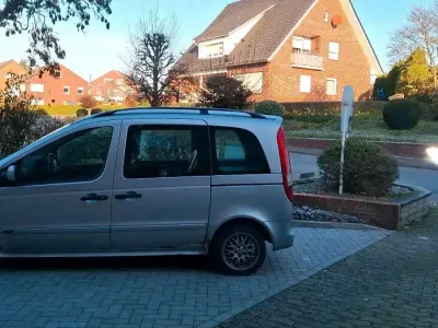Gebraucht Mercedes Vaneo 91 PS (66 kW) 2005 Silber Van / Kleinbus