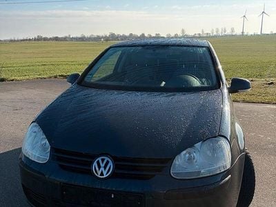 Usata VW Golf IV 101 CV (74 kW) 2005 Blu Berlina