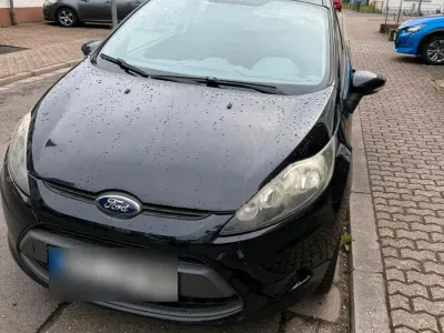 Gebraucht Ford Fiesta 60 PS (44 kW) 2010 Schwarz Kleinwagen