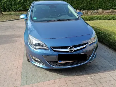Gebraucht Opel Astra Sport 140 PS (102 kW) 2013 Blau Kombi