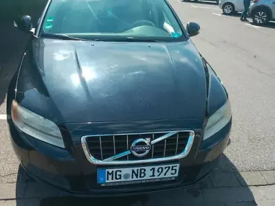 Gebraucht Volvo V70 Momentum 145 PS (106 kW) 2009 Schwarz Kombi