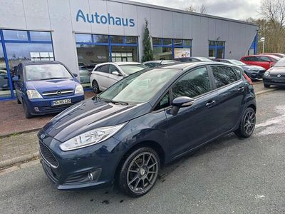 Gebraucht Ford Fiesta Celebration 101 PS (74 kW) 2017 Blau Kleinwagen