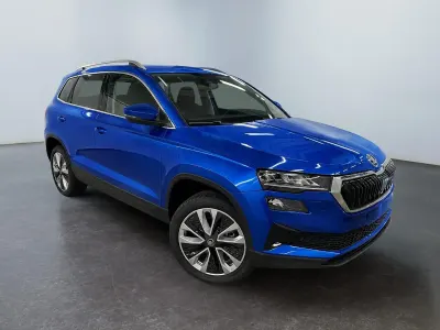 Neu Skoda Karoq Selection 150 PS (110 kW) 2026 8x  race blue met. SUV
