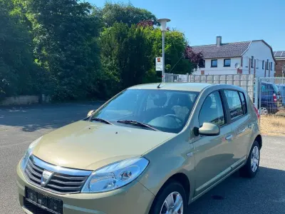 Gebraucht Dacia Sandero Lauréate 87 PS (63 kW) 2008 Grün Kleinwagen