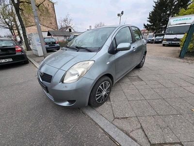 Gebraucht Toyota Yaris 75 PS (55 kW) 2006 Grau Kleinwagen
