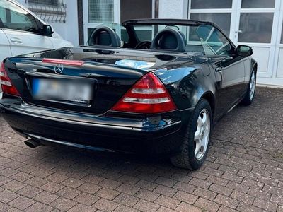 Schwarz Gebraucht 2001 Mercedes SLK200 Cabrio | 2.600 € (Fairer Preis)