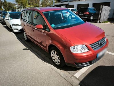 Gebraucht VW Touran Basis 116 PS (85 kW) 2004 Rot Van / Kleinbus