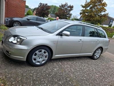 Gebraucht Toyota Avensis T2 150 PS (110 kW) 2002 Silber Kombi