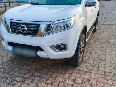 Gebraucht Nissan Navara 190 PS (139 kW) 2016 Weiß Pickup